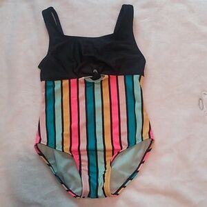 🏊‍♂️ Girls Swimsuit Size 6